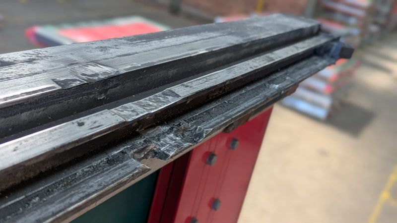 Auftragsschweißung an der Aluminium-Führungsschiene einer Lkw-Plane